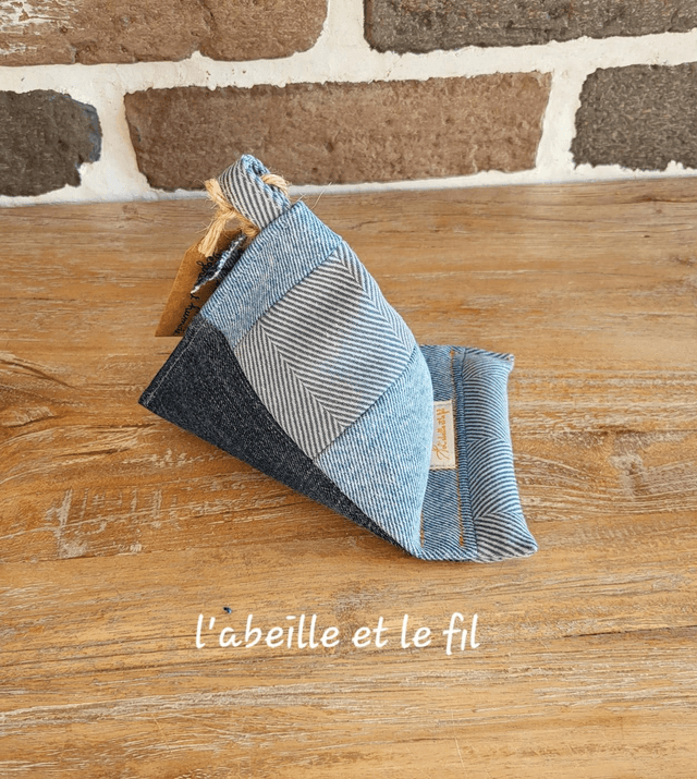 Support de téléphone en jean upcyclé- chevrons