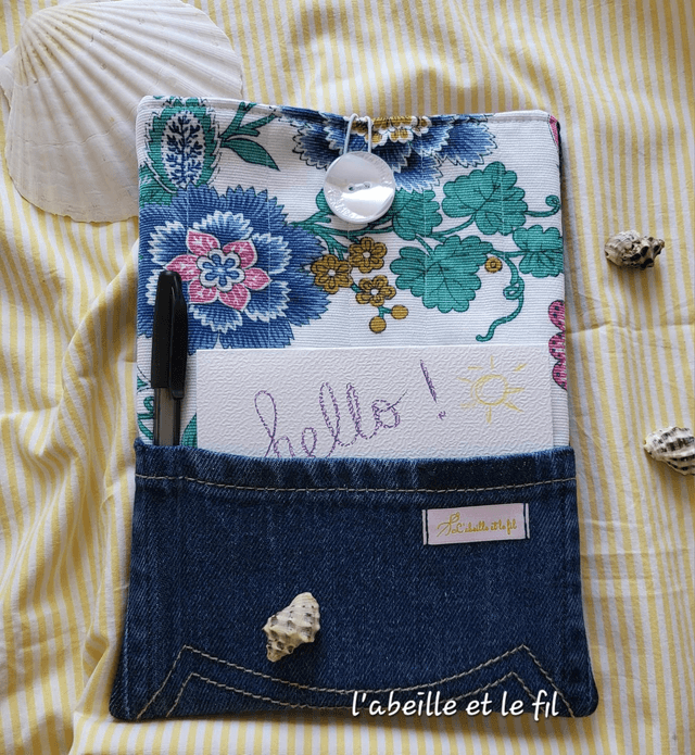 Housse pour livre/ liseuse Fleurs 