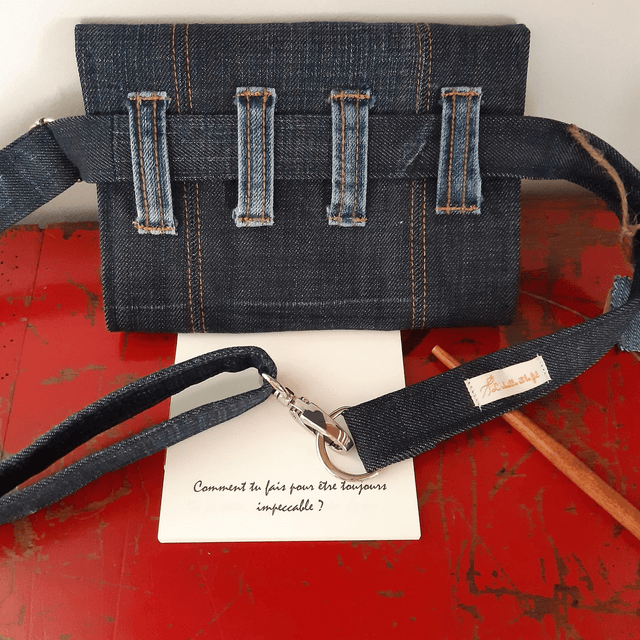 Sac ceinture en jean upcyclé- éventails roses