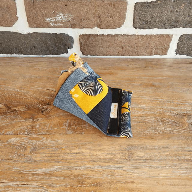 Support de téléphone en jean upcyclé- ginkgo