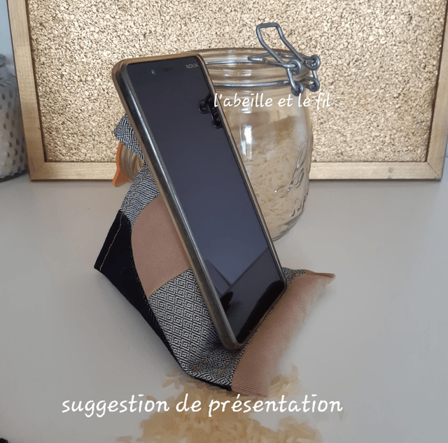 Support de téléphone en jean upcyclé- beige/selvedge