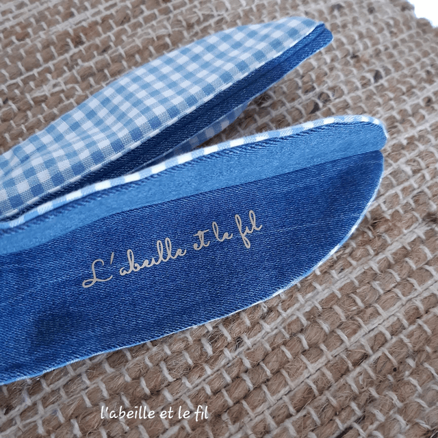 Pochette lapin bleu