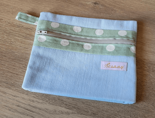Pochette à soufflet pois fond vert tilleul 
