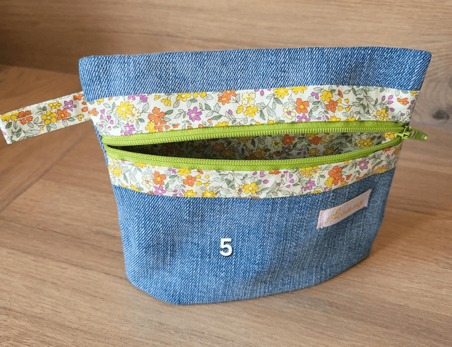 Pochette à soufflet- petites fleurs 