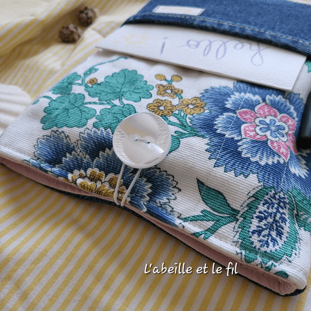 Housse pour livre/ liseuse Fleurs 