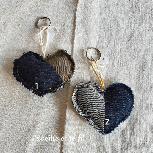 Porte-clés cœur en jean upcyclé- bicolore