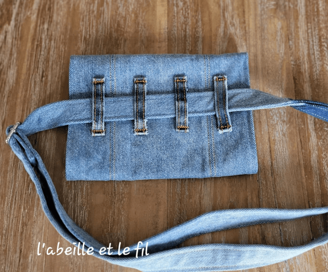 Sac ceinture en jean upcyclé- léopard rose