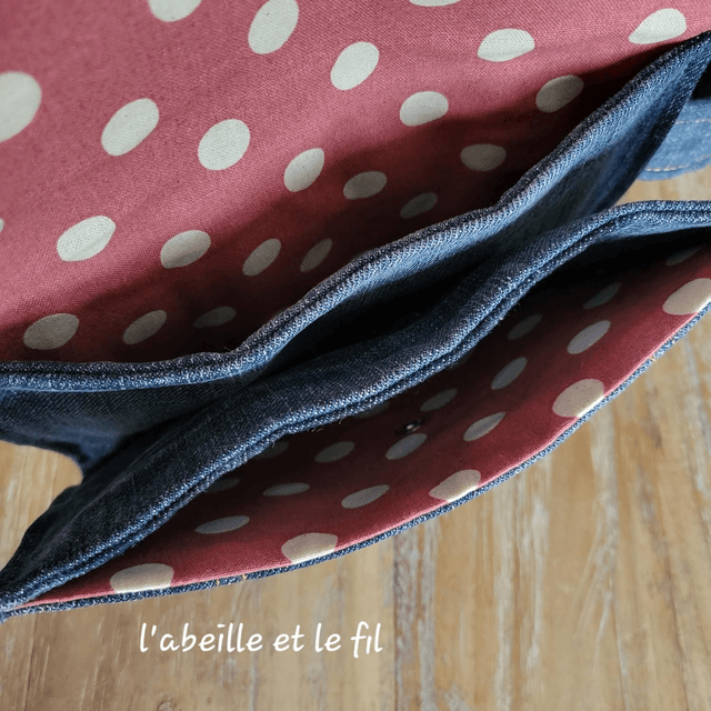 Sac ceinture en jean upcyclé- pois fond baie